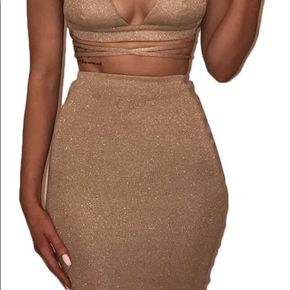 Two Piece - Picture 8 of 8